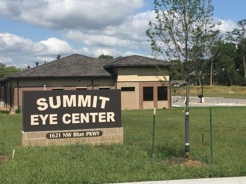 Summit Eye Center | 1621 NW Blue Pkwy, Lees Summit, MO 64086 | Phone: (816) 246-2111