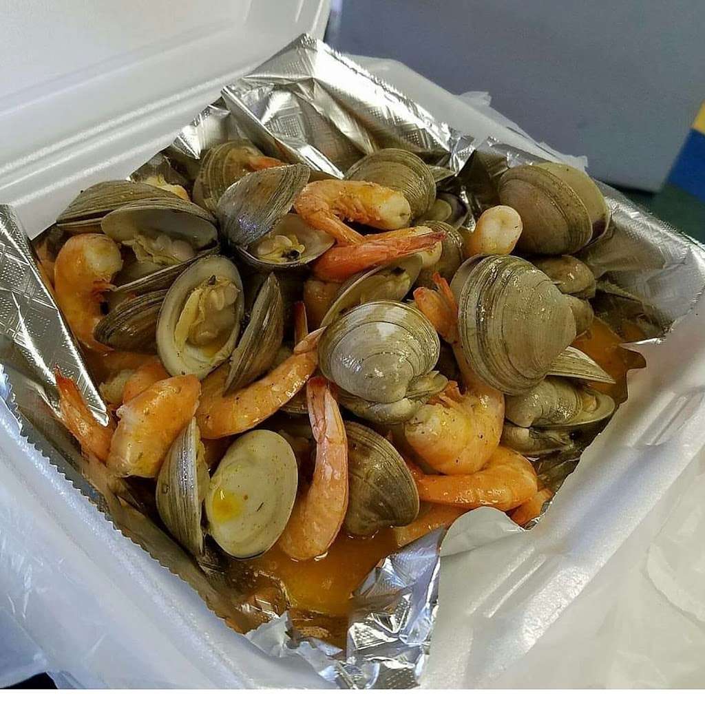 LMEN Seafood | 511 W Main St, Crisfield, MD 21817, USA | Phone: (443) 859-7775