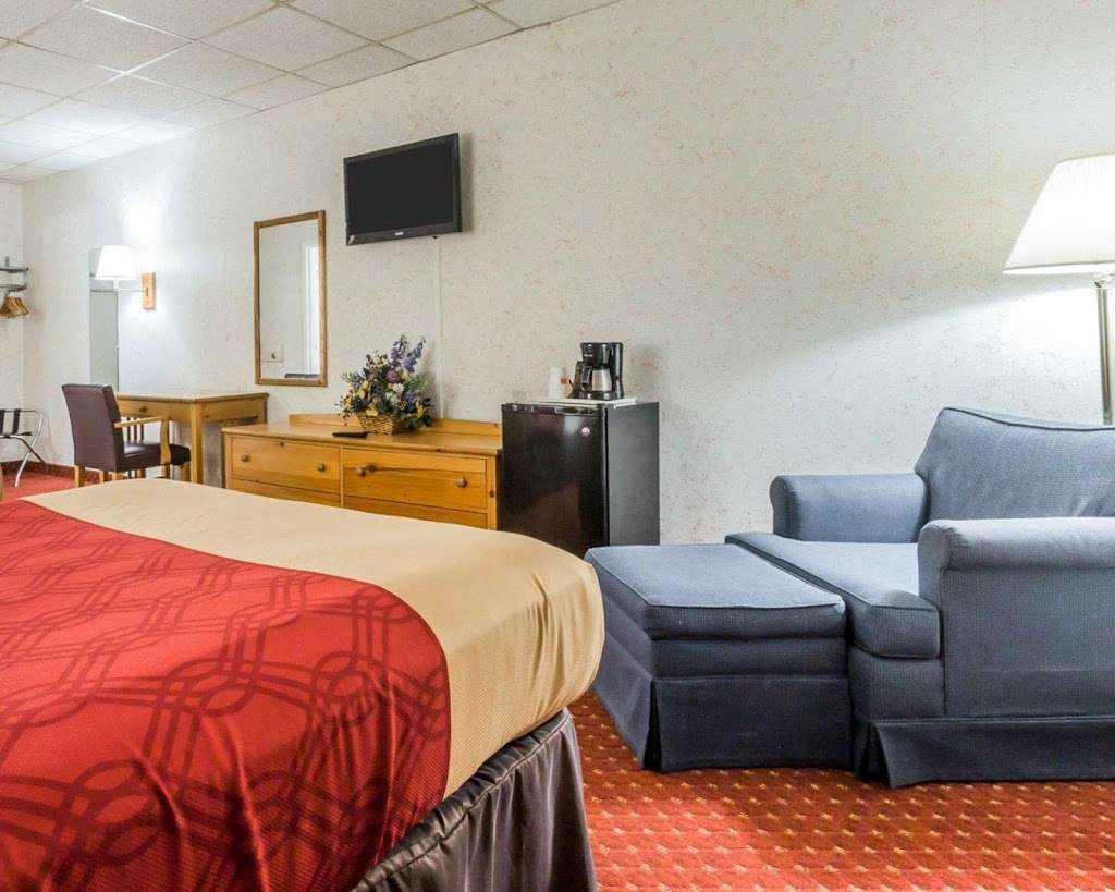 Econo Lodge Near Stewart International Airport | New York 32, 310 Windsor Hwy, Newburgh, NY 12550 | Phone: (845) 561-6620