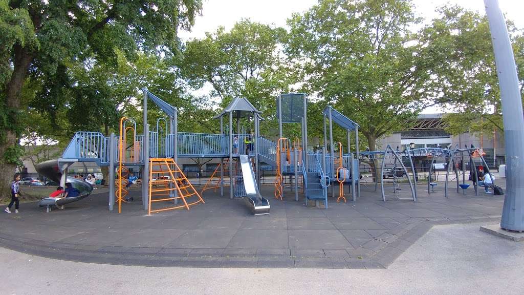 Harris Park | Goulden Ave, Bronx, NY 10468, USA | Phone: (212) 639-9675