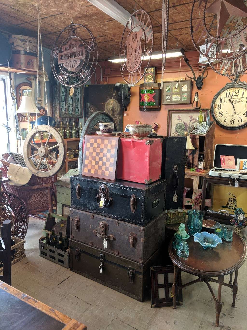 BrowsAroun Antiques | 3935, 4808 Broadway St, Pearland, TX 77581, USA | Phone: (281) 485-7443