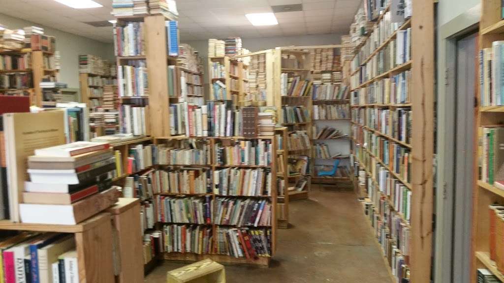 Kaboom Books | 6736, 3116 Houston Ave, Houston, TX 77009, USA | Phone: (713) 869-7600