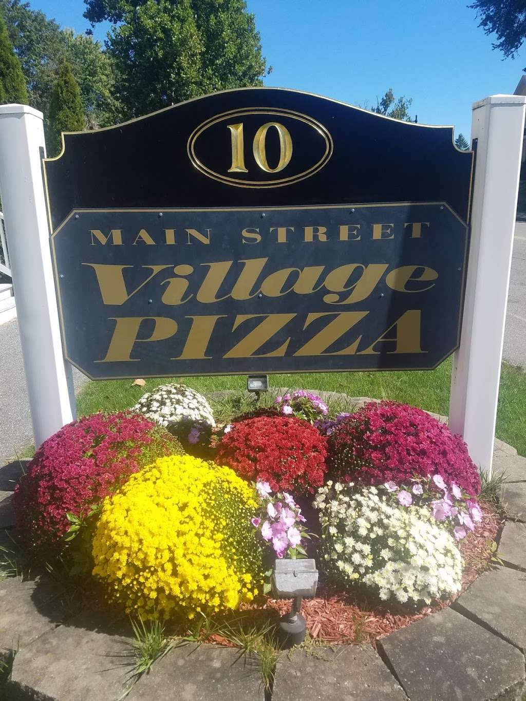 Village Pizza | 10 Main St, Shirley, MA 01464, USA | Phone: (978) 425-9502