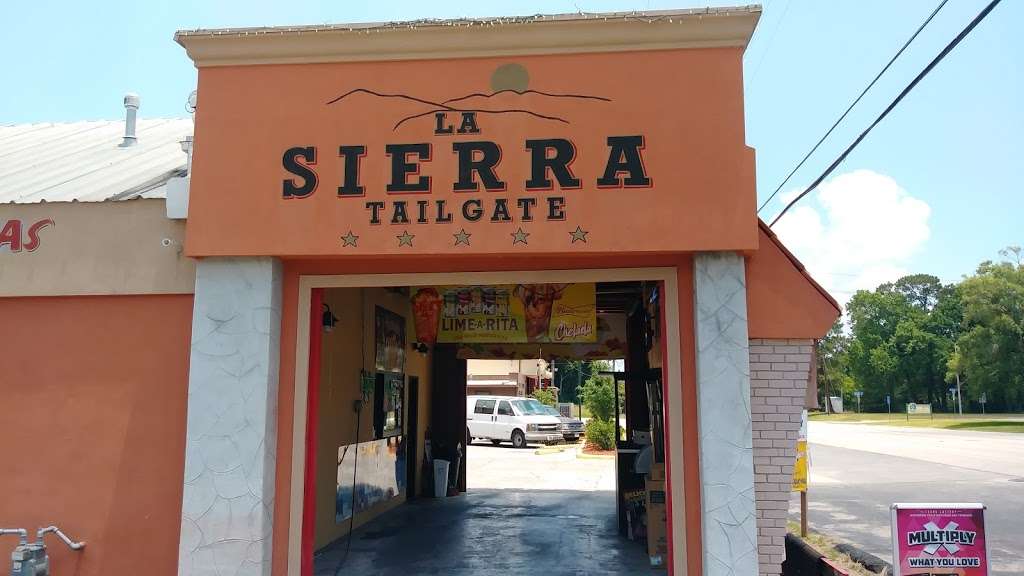 La Sierra Tailgate | 2400 Market St, Baytown, TX 77520, USA | Phone: (281) 838-8350