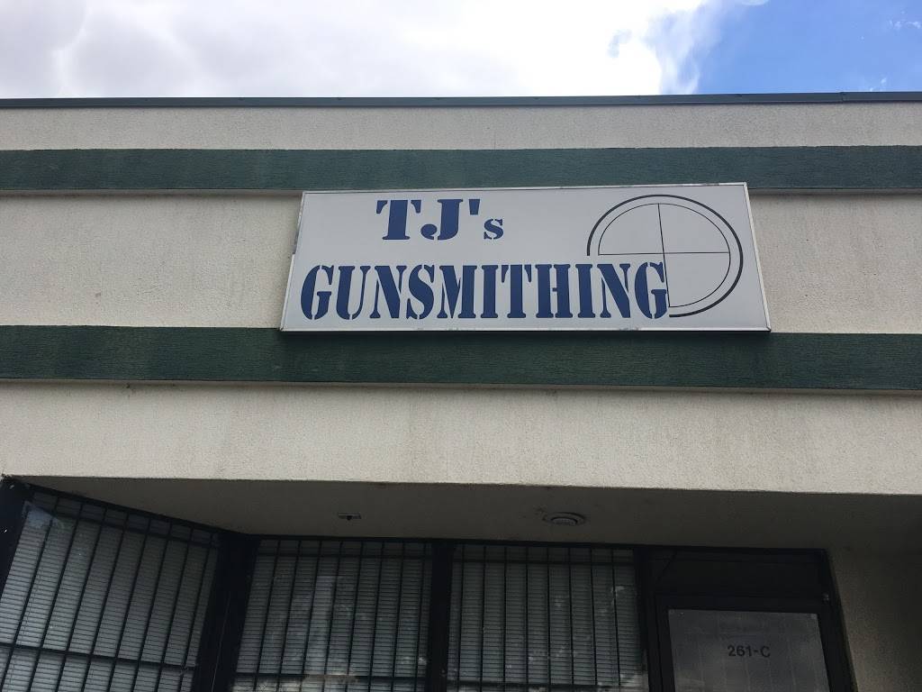 T Js Firing Line Gunsmith | 261 Airport Blvd C, Aurora, CO 80011, USA | Phone: (303) 363-1911
