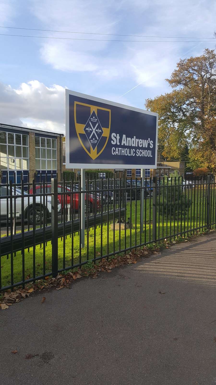 St Andrews Catholic School | Grange Rd, Leatherhead KT22 7JP, UK | Phone: 01372 277881