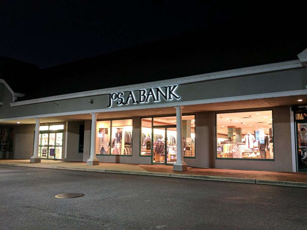 Jos. A. Bank | 8069 Jericho Turnpike, Woodbury, NY 11797, USA | Phone: (516) 692-4423