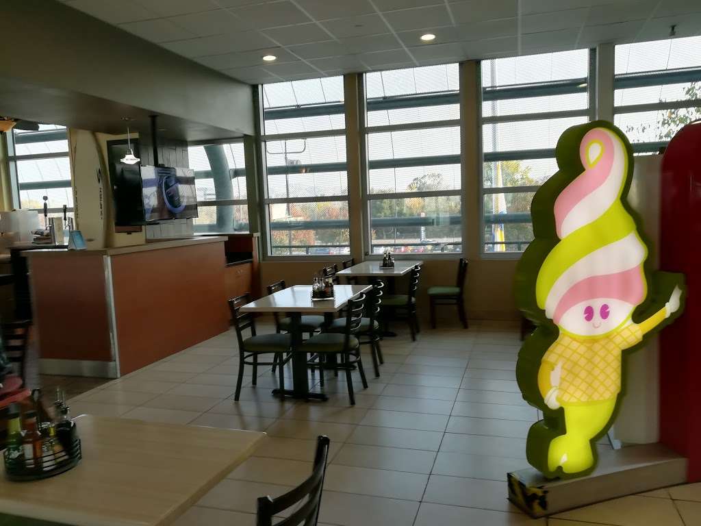 Menchies Frozen Yogurt | 1701 Airport Blvd, San Jose, CA 95110, USA | Phone: (800) 920-1011
