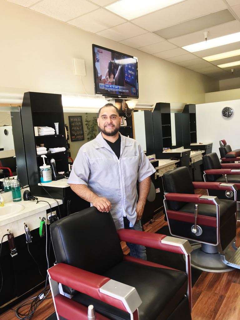 A & A Marin Barber Shop | 13610 N 99th Ave, Sun City, AZ 85351, USA | Phone: (623) 972-9125