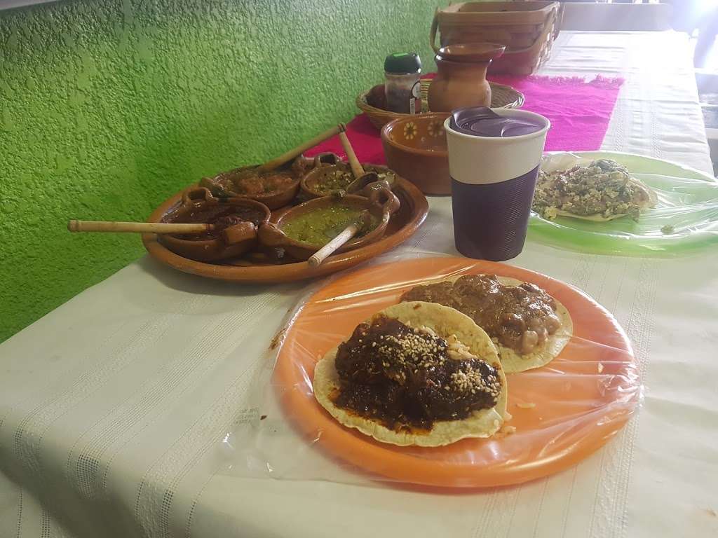 Tacos Varios Teziutlan | Felipe Villanueva 19419, Nueva Tijuana, 22435 Tijuana, B.C., Mexico | Phone: 664 292 4817