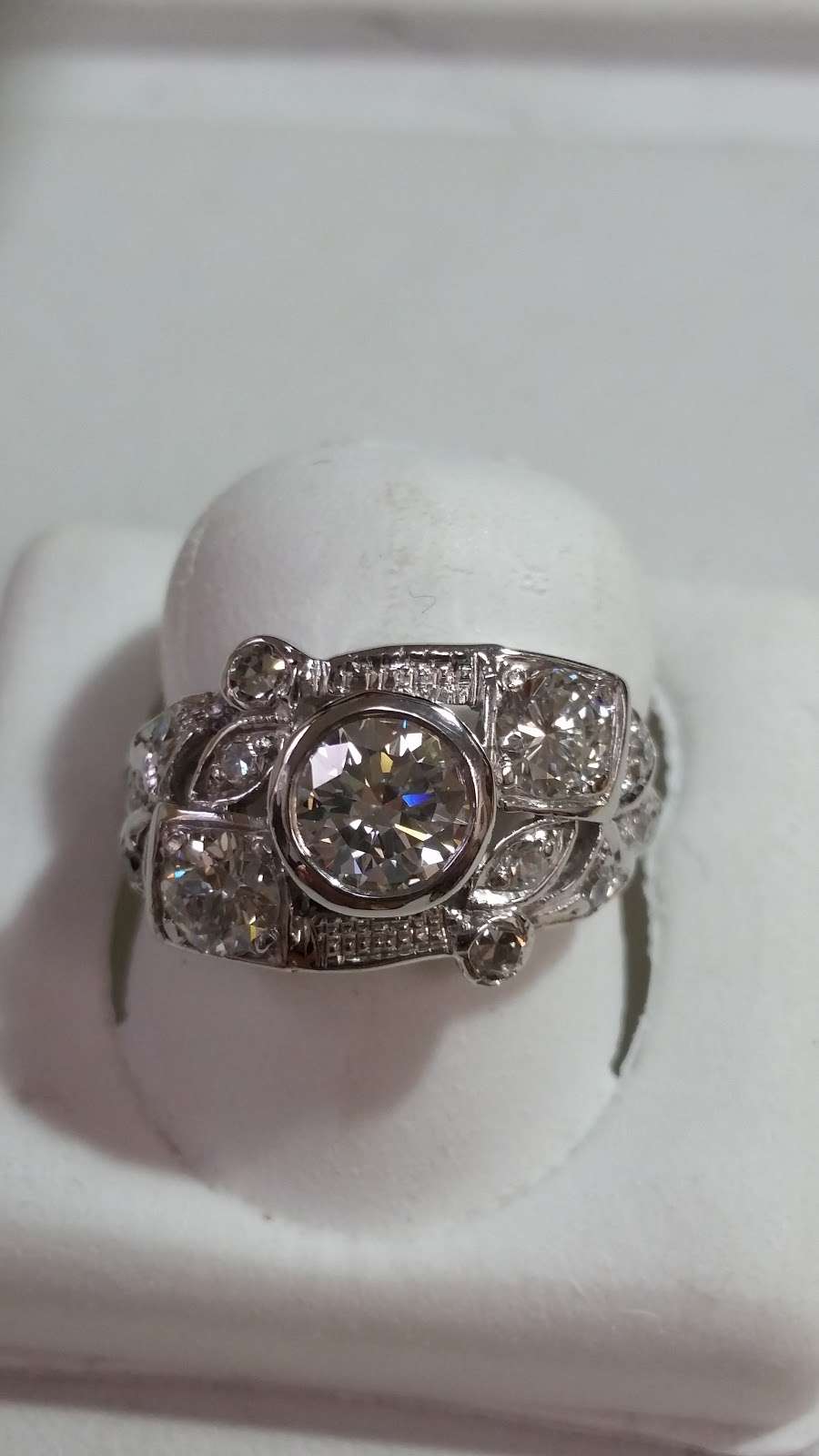 Joeys Jewelry | 91 Plaistow Rd #107, Plaistow, NH 03865, USA | Phone: (603) 382-4440