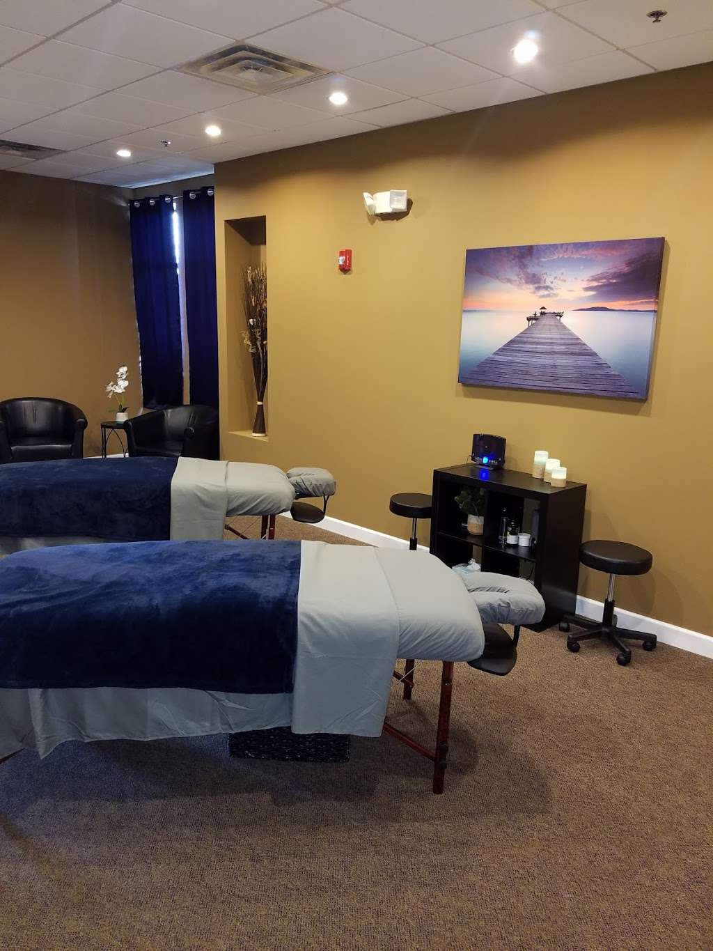 Aura Spa & Massage | 1020 104th St #100, Naperville, IL 60564, USA | Phone: (331) 229-3192