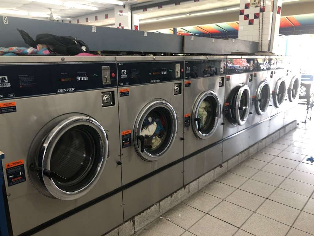 Gold Star Coin Laundry | 14701 NE 6th Ave, Miami, FL 33161, USA | Phone: (305) 944-0001