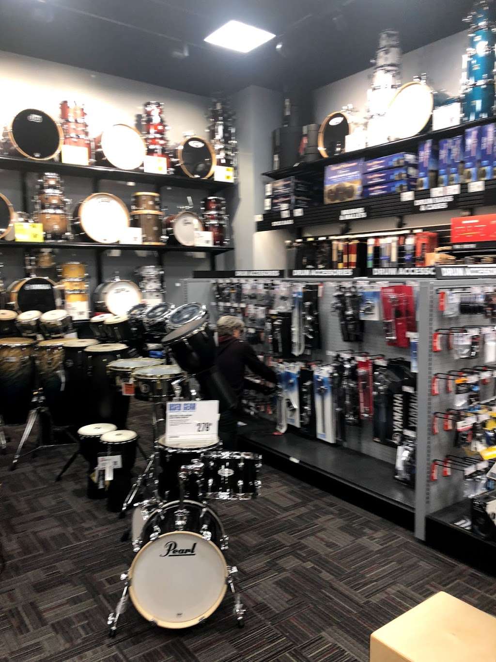 Guitar Center | 240 NJ-17 suite 3 & 4, Paramus, NJ 07652, USA | Phone: (201) 576-9869