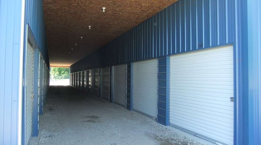 Store-More Mini Warehouse | 46652, 8830 E 700 N, New Carlisle, IN 46552, USA | Phone: (574) 654-3636