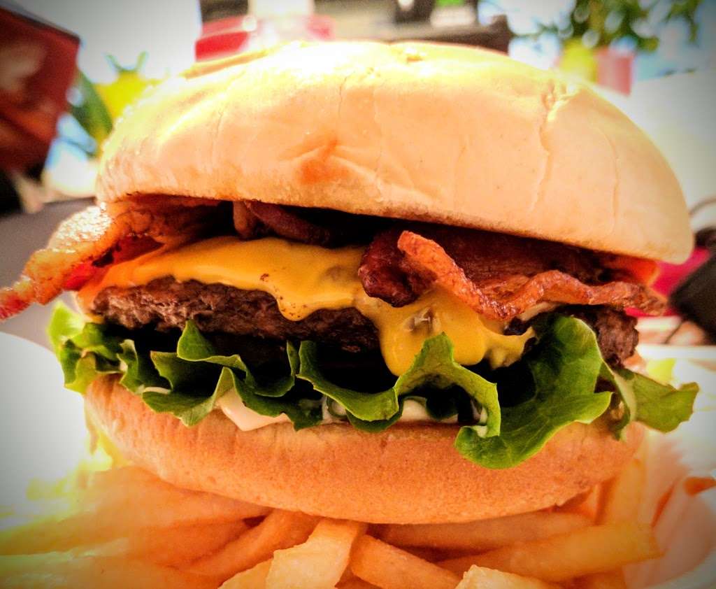 Bases Hamburgers | 925 21st St N, Texas City, TX 77590, USA | Phone: (409) 945-9485