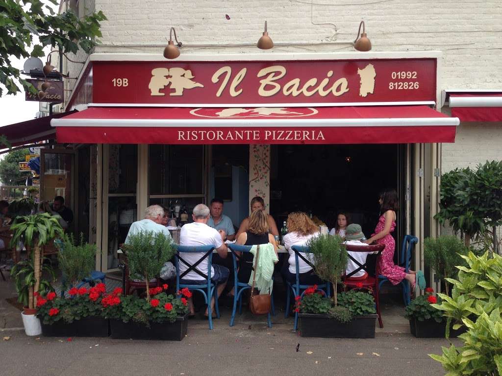 Il Bacio Theydon Bois | 19B Forest Dr, Theydon Bois, Epping CM16 7EX, UK | Phone: 01992 812826