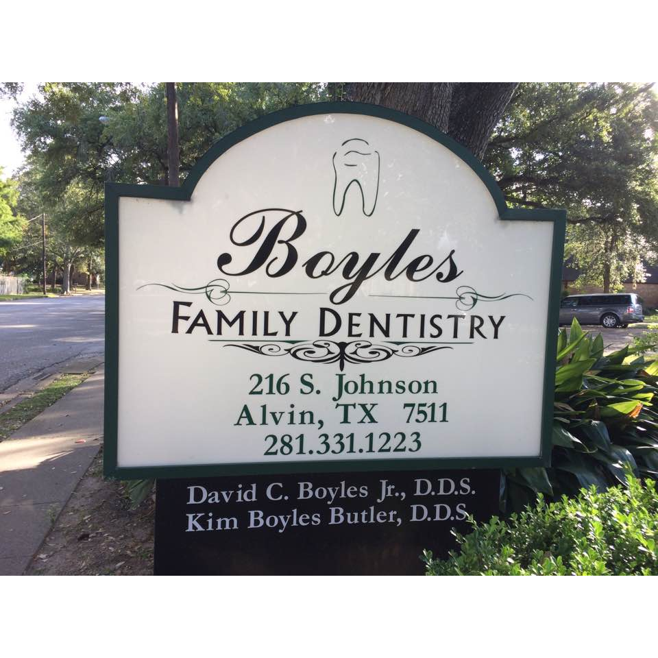 Boyles Family Dentistry, Dr. David Boyles, Dr. Kim Butler | 216 S Johnson St, Alvin, TX 77511, USA | Phone: (281) 331-1223