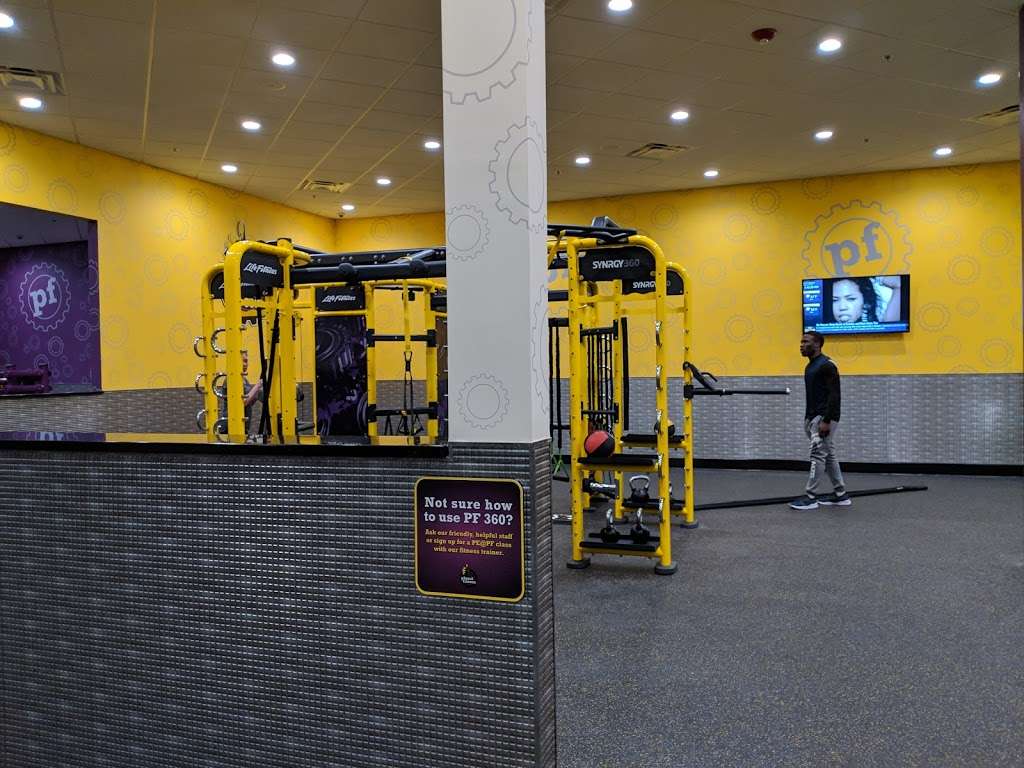 Planet Fitness | 92 Cluff Crossing Rd, Salem, NH 03079, USA | Phone: (603) 328-5661