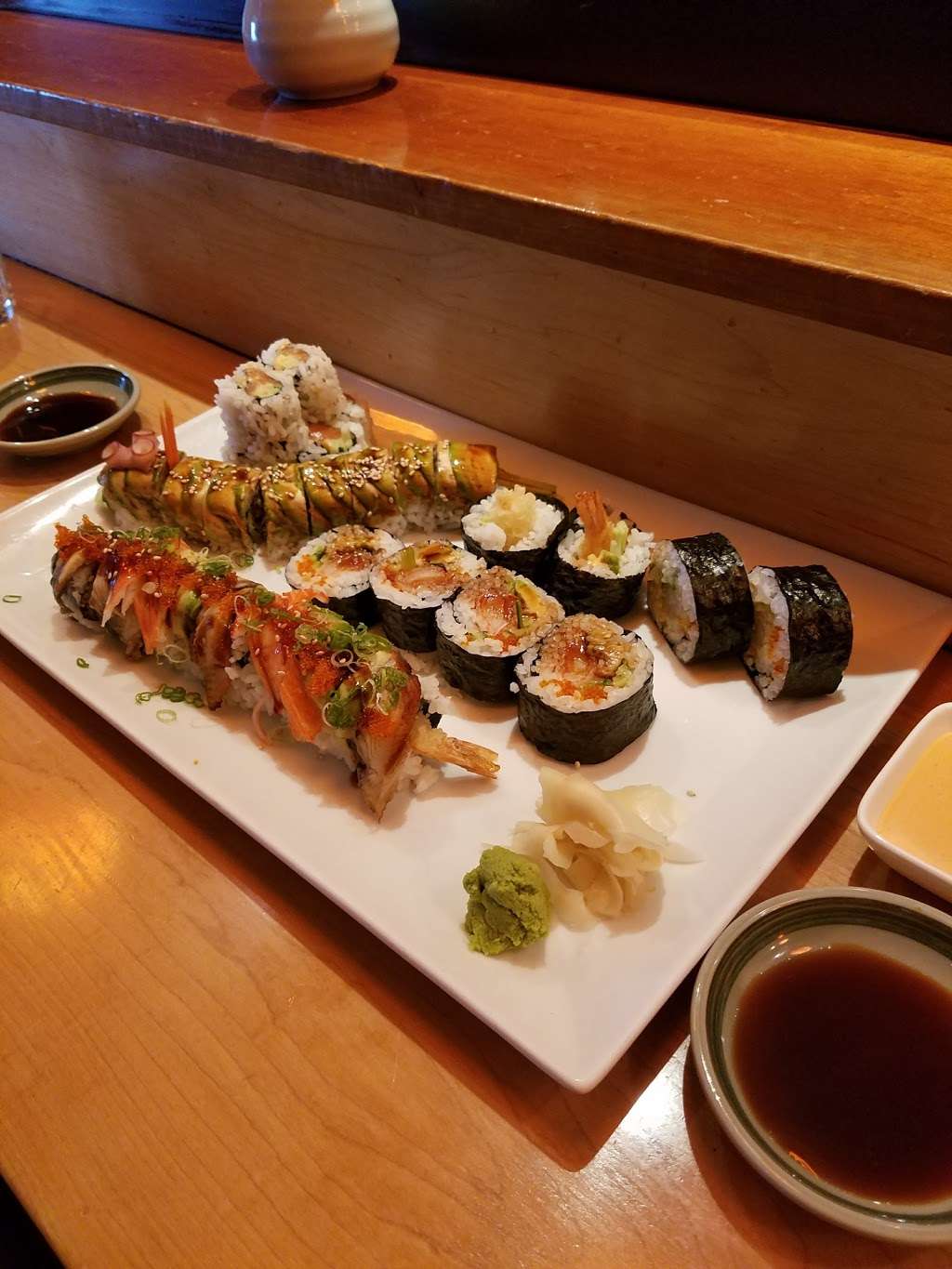 Takumi Sushi & Hibachi | 197 Daniel Webster Hwy, Nashua, NH 03060, USA | Phone: (603) 891-1717