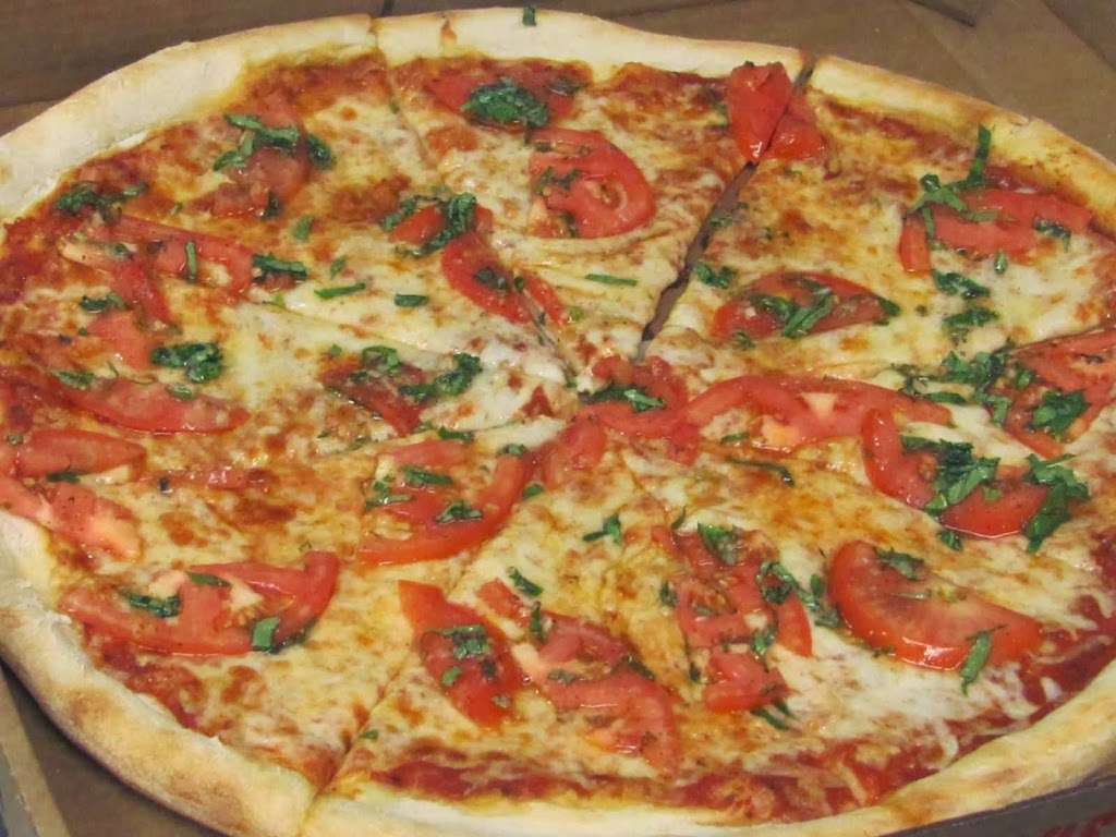 Calabria Ristorante & NY Style Pizza | East Towne Center, 13900 County Rd 455 #101, Clermont, FL 34711, USA | Phone: (407) 656-5144