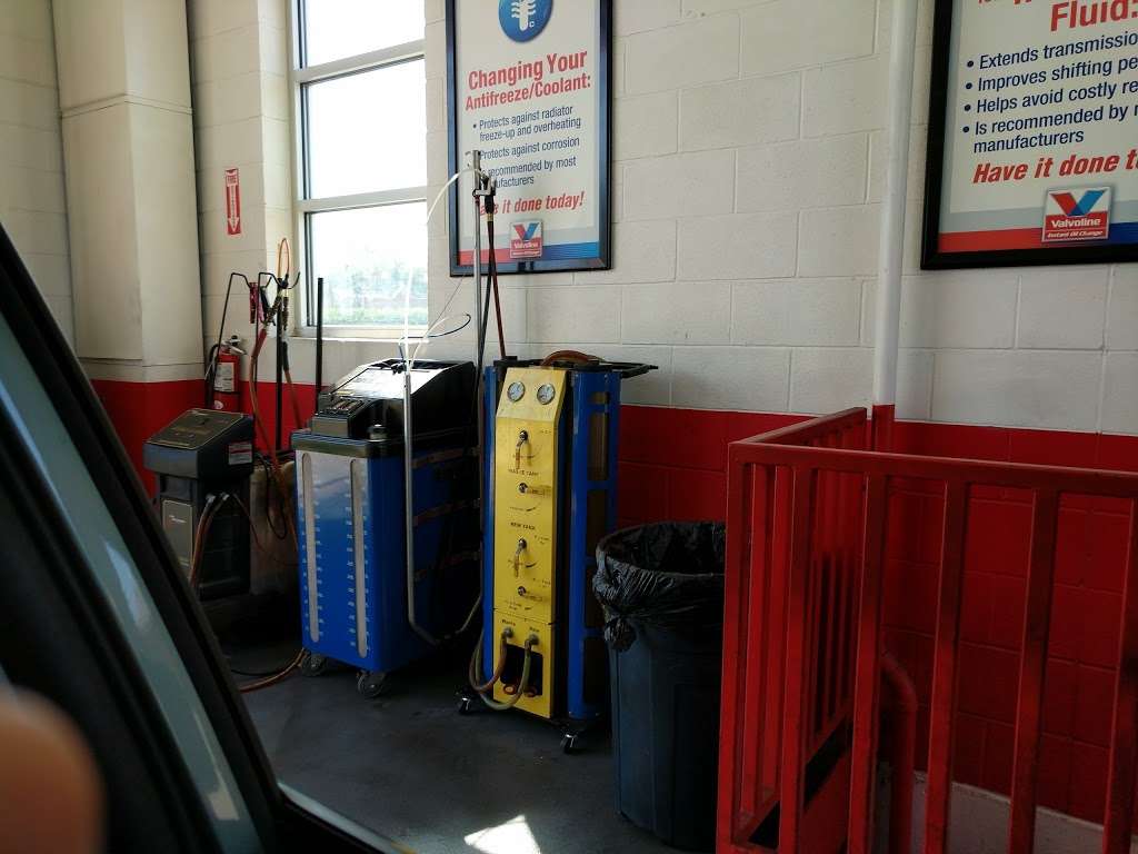 Valvoline Instant Oil Change | 10416 Southern Maryland Blvd, Dunkirk, MD 20754, USA | Phone: (301) 327-5037