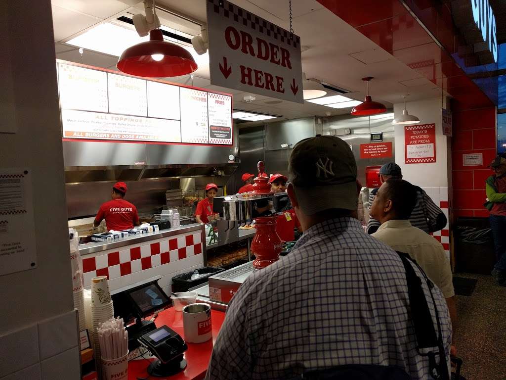 Five Guys | 2401 S Smith Blvd, Arlington, VA 22202, USA | Phone: (703) 417-1990