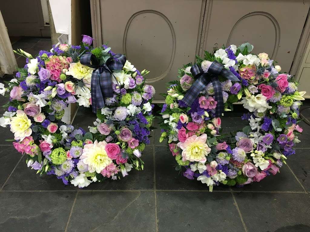 Bespoke Flowers | 628 Rainham Rd S, Dagenham RM10 8YP, UK | Phone: 020 8984 7557