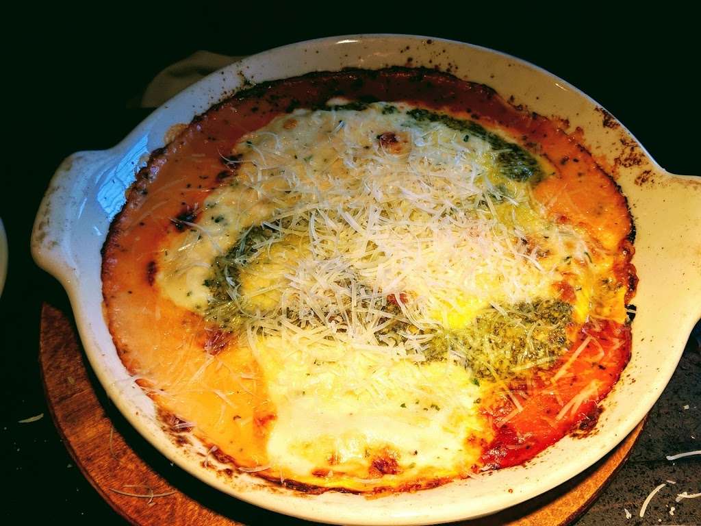 Papa Vinos Italian Kitchen | 1332 Hilltop Rd, St Joseph, MI 49085, USA | Phone: (269) 983-9900