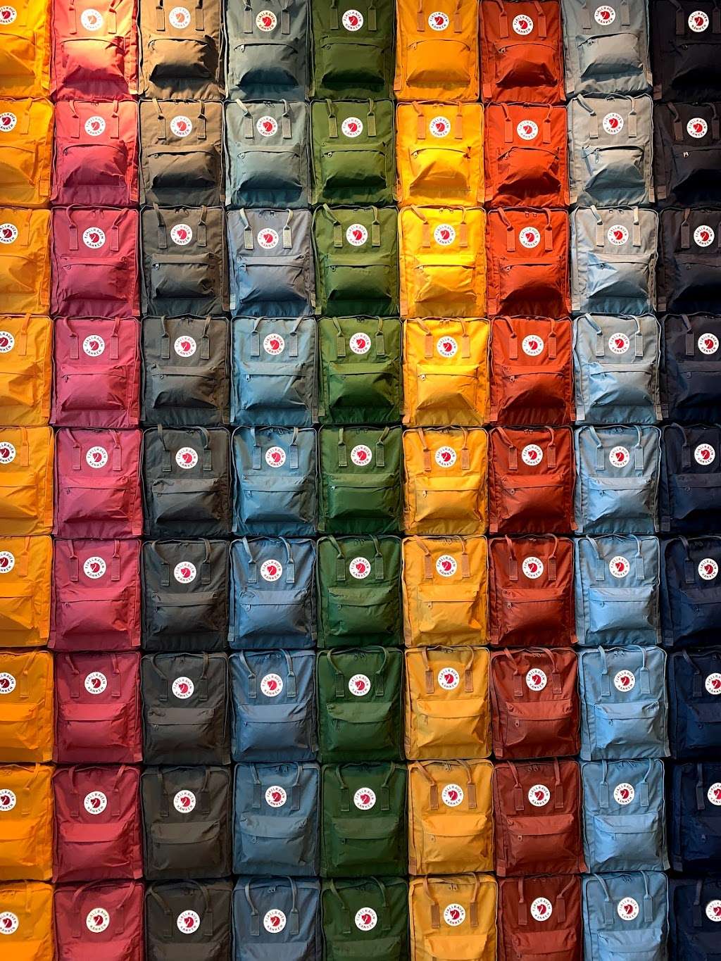 Fjällräven La Brea | 151 South La Brea Ave, Los Angeles, CA 90036, USA | Phone: (323) 746-7807