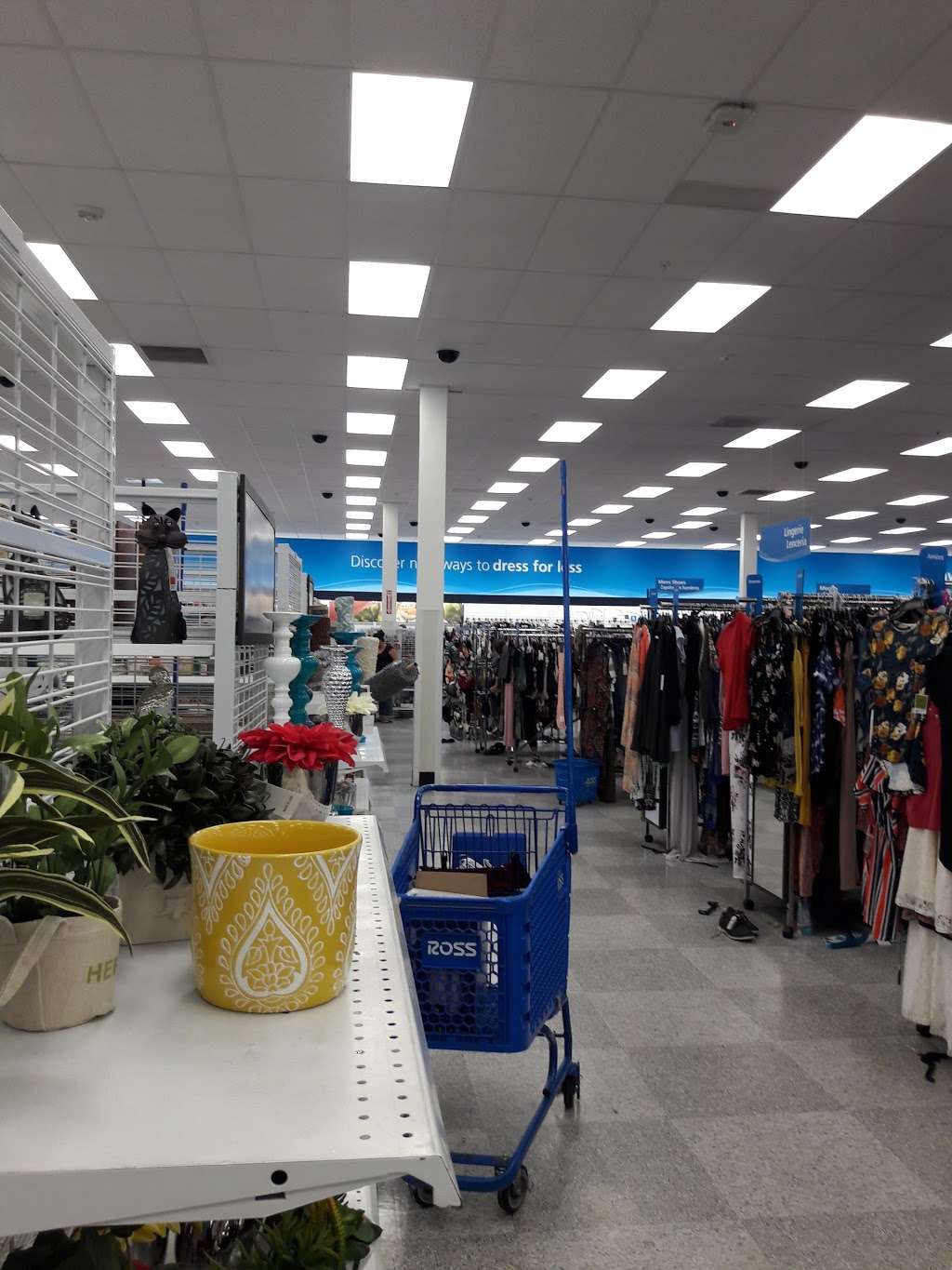 Ross Dress for Less | 2505 Via Campo, Montebello, CA 90640, USA | Phone: (323) 278-9041