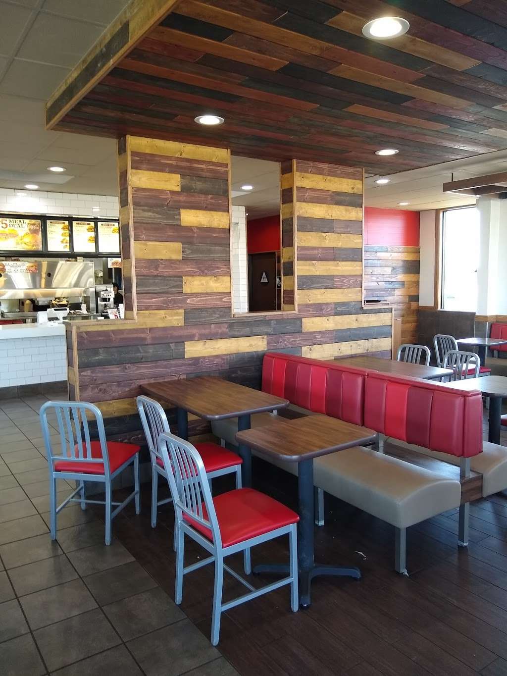 Arbys | 21550 Bear Valley Rd, Apple Valley, CA 92308, USA | Phone: (760) 240-6661