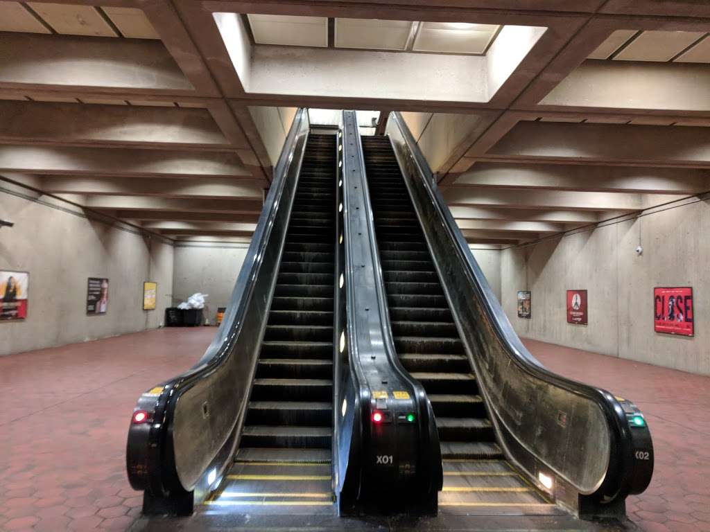 East Falls Church Metro Station | Arlington, VA 22205, USA