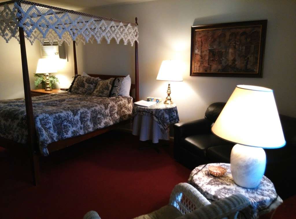 Crescent Lodge & Country Inn | 5854 Paradise Valley Rd, Cresco, PA 18326 | Phone: (570) 595-7486
