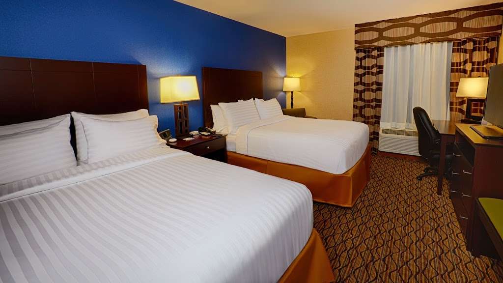 Holiday Inn Express Bordentown - Trenton South | 195 US-130, Bordentown, NJ 08505, USA | Phone: (609) 817-0070