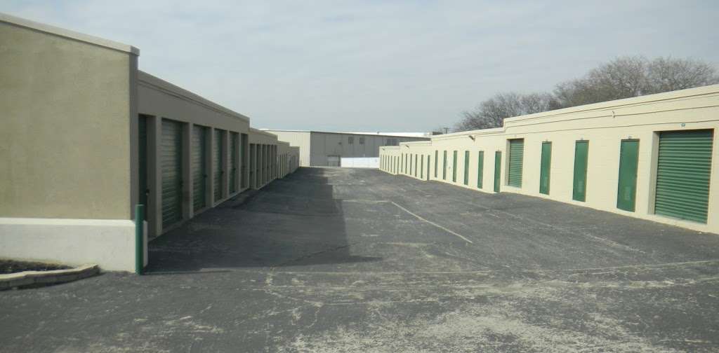 A-AAAKey Mini Storage | 10835 I-35 Frontage Rd, San Antonio, TX 78233, USA | Phone: (210) 653-3282