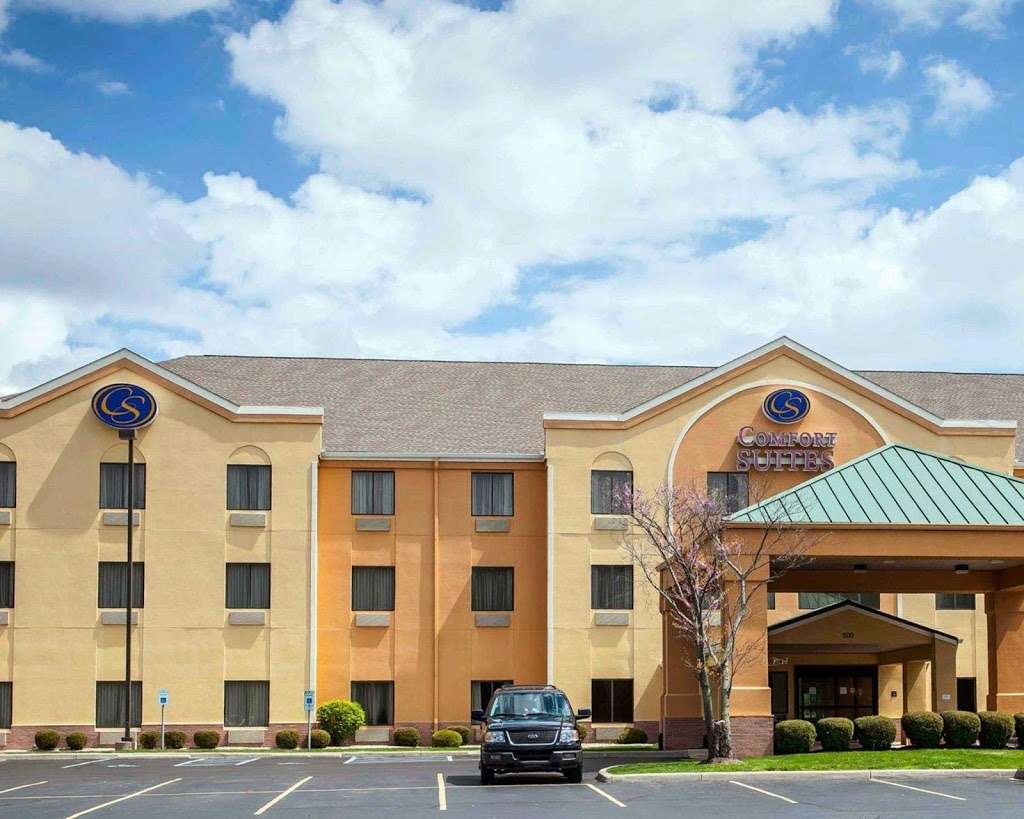 Comfort Suites | 500 W Northfield Dr, Brownsburg, IN 46112, USA | Phone: (317) 852-2000