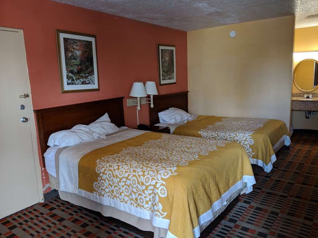 Days Inn Orlando Universal Studios | 5858 International Dr, Orlando, FL 32819 | Phone: (407) 351-4410