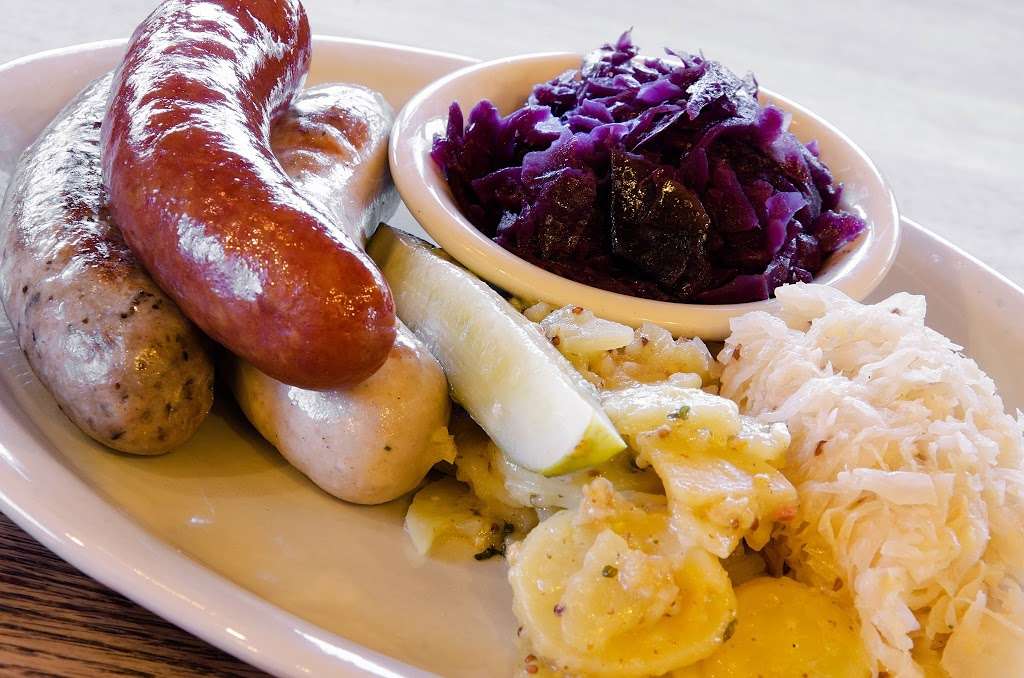 Kubys Sausage House | 6601 Snider Plaza, Dallas, TX 75205, USA | Phone: (214) 363-2231