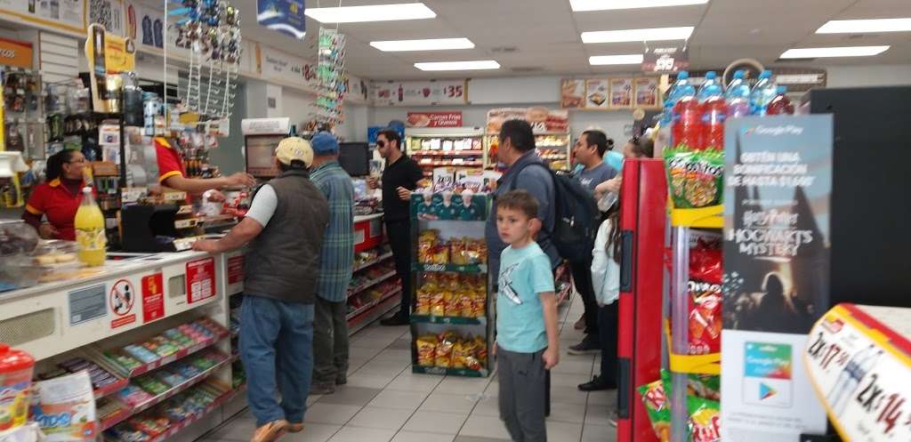 OXXO CECEÑA | Paseo Del Centenario, De Tijuana 9575, Zona Urbana Rio Tijuana, 22010 Tijuana, B.C., Mexico