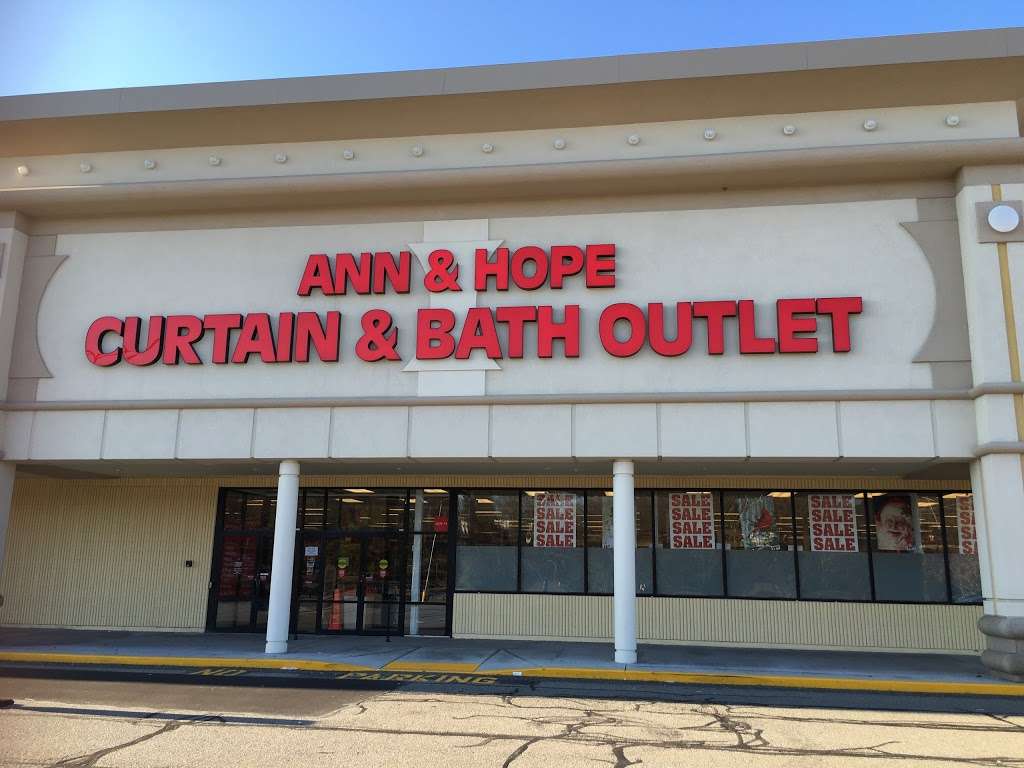 Curtain & Bath Outlet | 166 Milk Street In The Westmeadow Plaza, Westborough, MA 01581, USA | Phone: (508) 599-3243