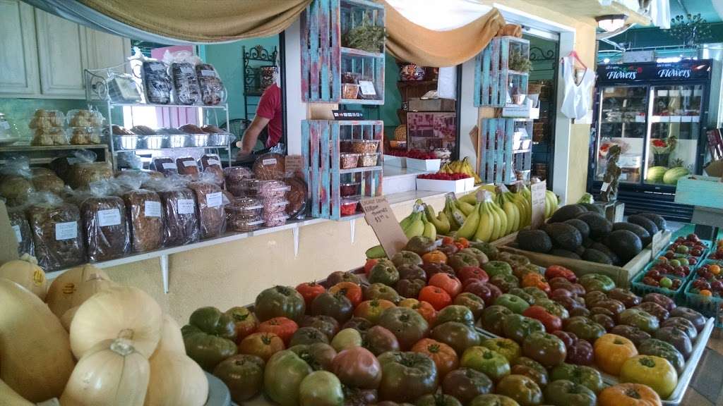 Paradise Produce Market | 8175 Del Dios Rd, Rancho Santa Fe, CA 92067, USA | Phone: (858) 756-0826