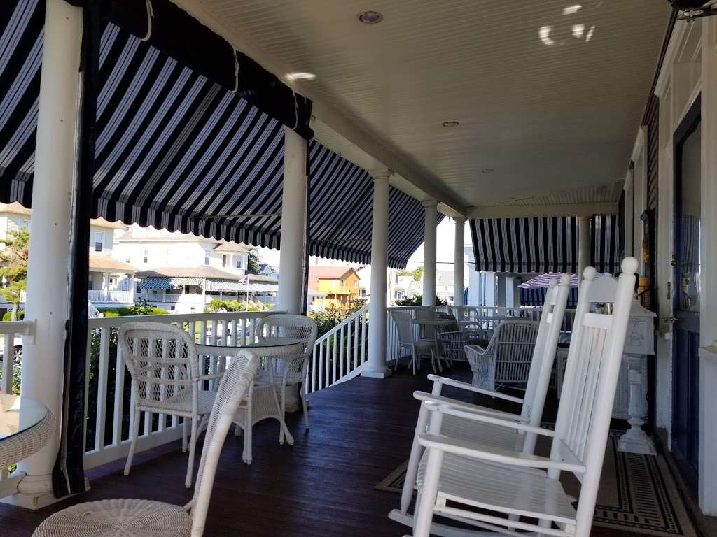 Atlantic View Inn | 20 Woodland Ave, Avon-By-The-Sea, NJ 07717, USA | Phone: (732) 774-8505