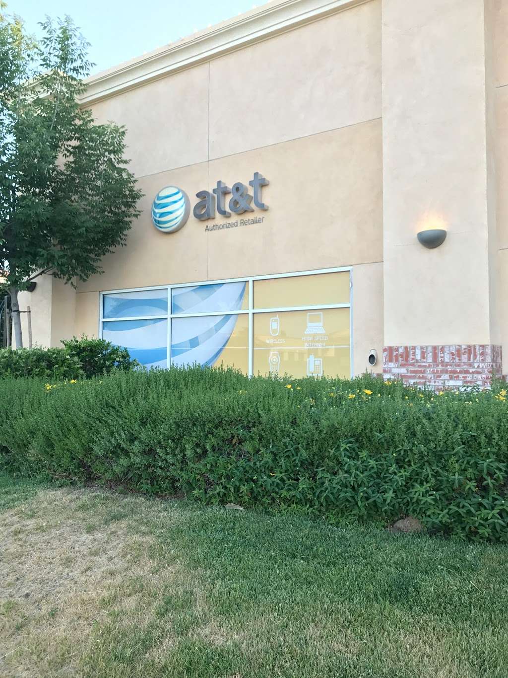 AT&T Store | 695 Tucker Rd Suite A, Tehachapi, CA 93561, USA | Phone: (661) 823-8229