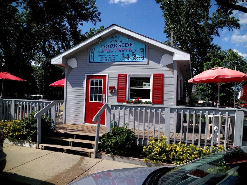 Dockside Ice Cream | 38 E Madison St, Waukegan, IL 60085, USA | Phone: (847) 263-1846