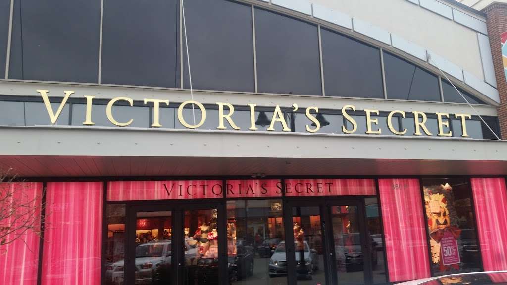 Victorias Secret & PINK | 860 N.W. Blue Parkway 111 and 115, Lees Summit, MO 64086 | Phone: (816) 246-5700