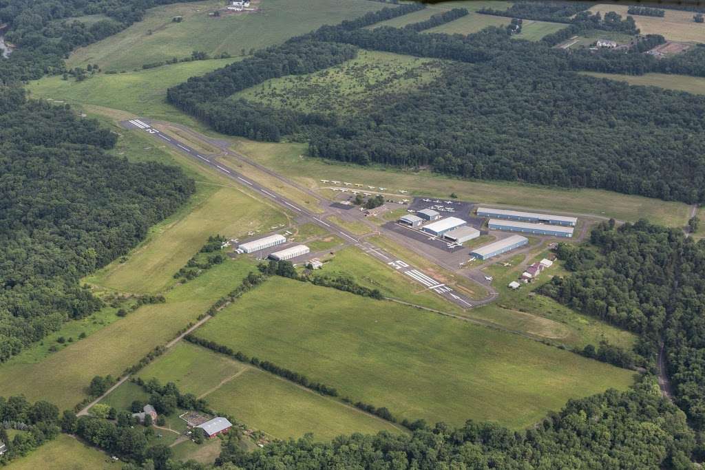 Somerset Airport | 150 Airport Rd, Bedminster Township, NJ 07921, USA | Phone: (908) 722-2444