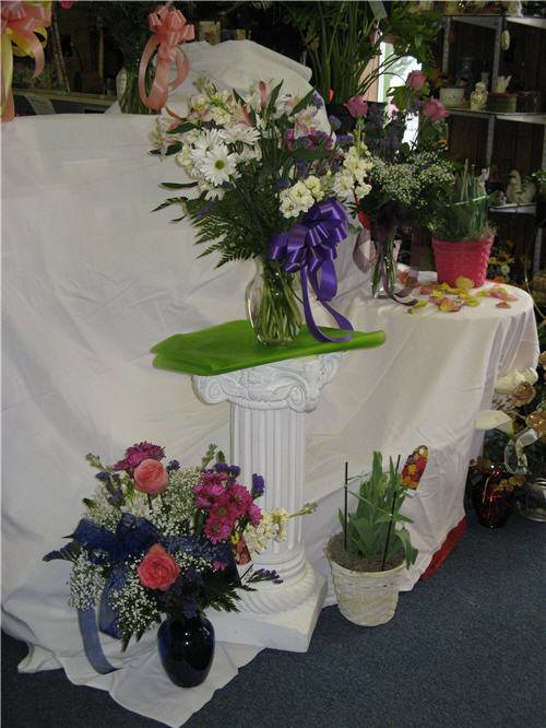 Carousel Florist & Gifts LLC | 4800 Leestown Rd, Midway, KY 40347, USA | Phone: (502) 695-6956