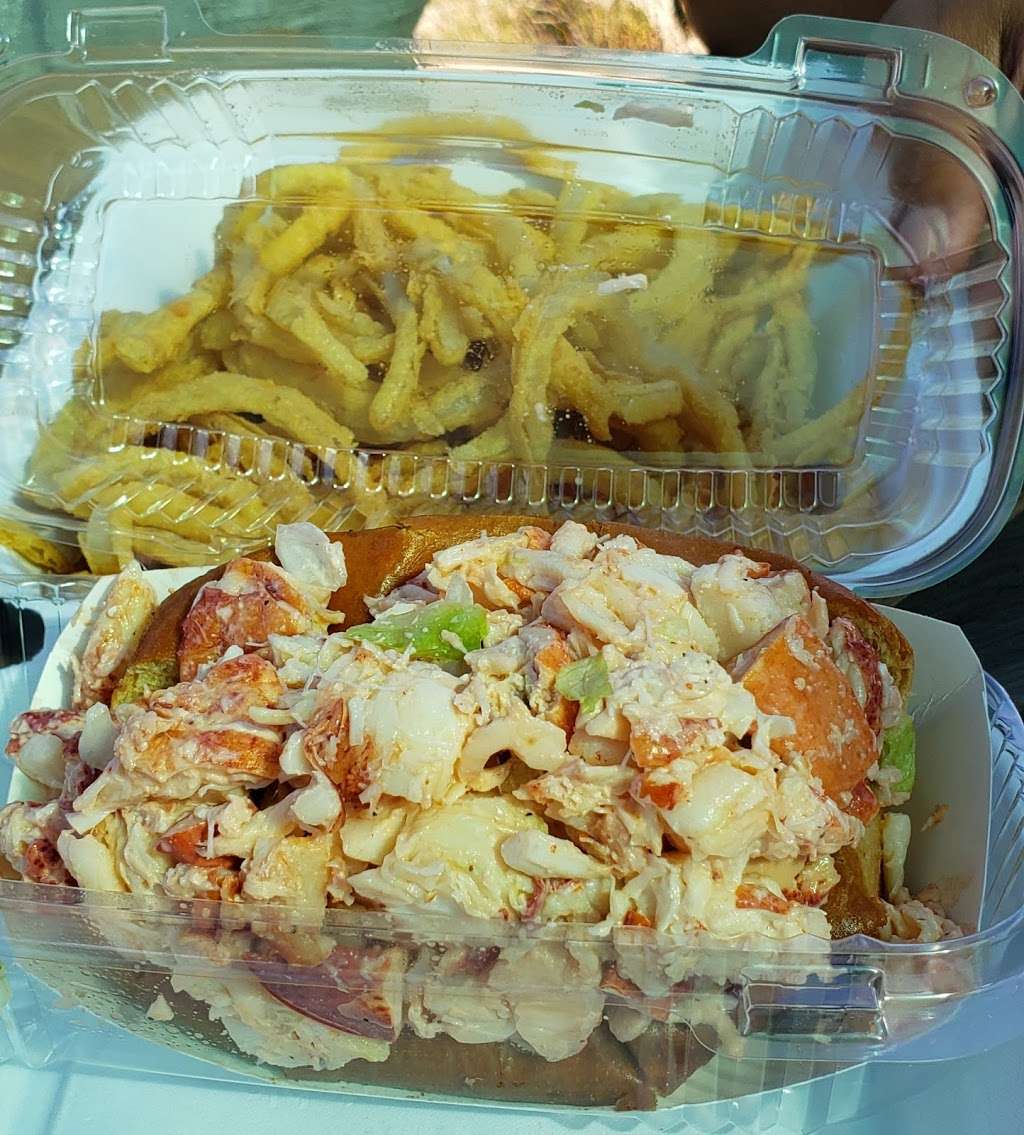 Green Harbor Lobster Pound Inc | 131 Beach St, Green Harbor, MA 02041, USA | Phone: (781) 834-4571
