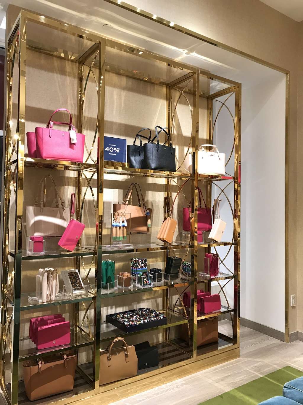 Tory Burch Outlet | 8200 Vineland Ave Suite 1045A, Orlando, FL 32821, USA | Phone: (407) 239-3635